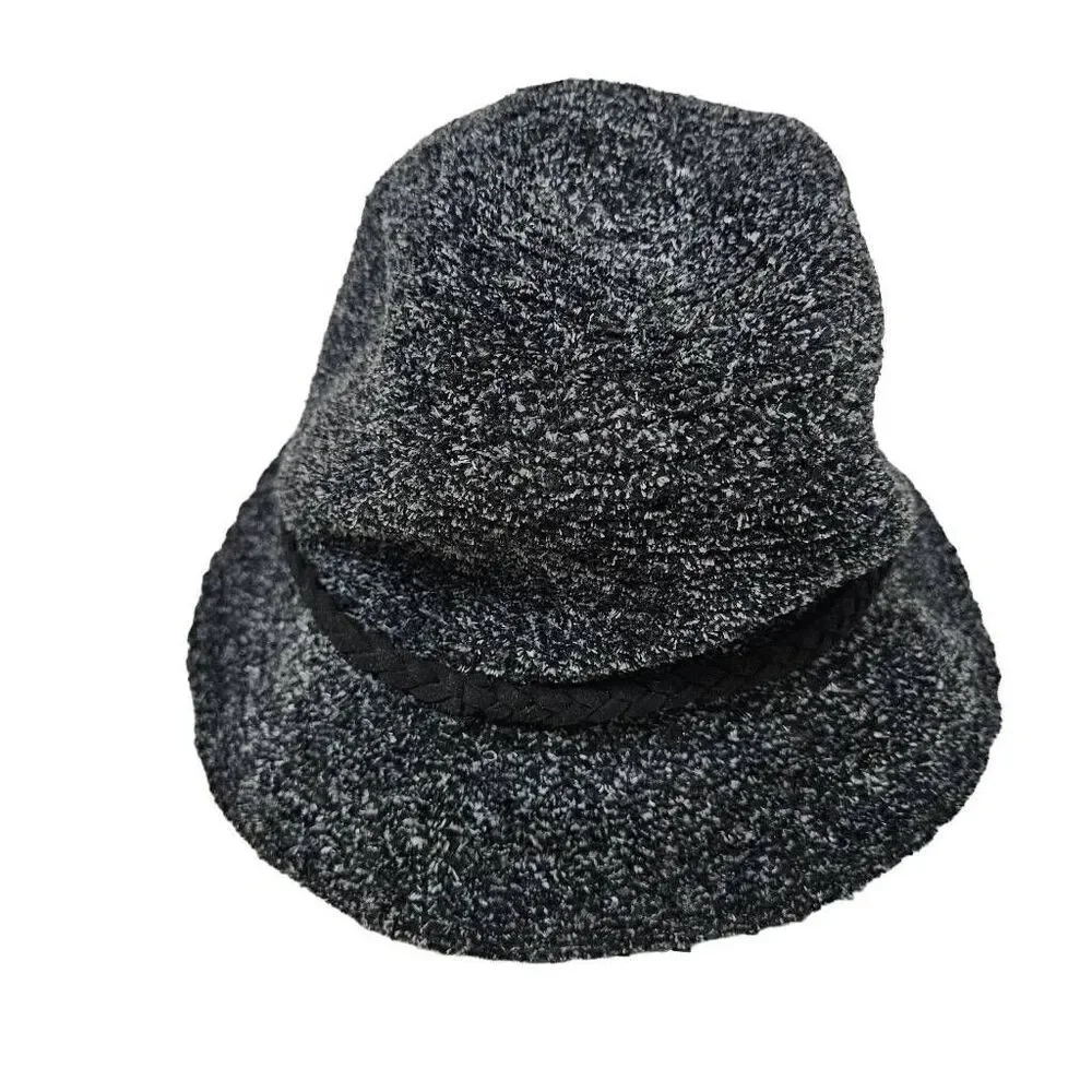 Jaclyn Smith hat - Picture 1 of 5